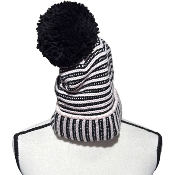 Kate Spade pom-pom hat - Picture 1 of 3